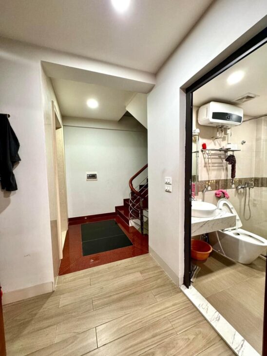 Người quen gửi bán nhà khu Vĩnh Phúc Ba Đình – 80m chỉ 11 tỷ