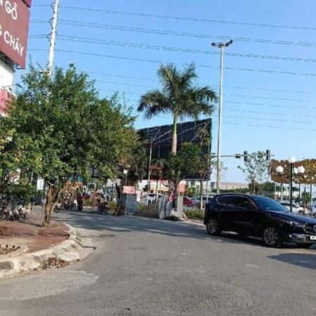 BÁN ĐẤT DỊCH VỤ CỔNG ĐỒNG PHÂN LÔ VỈA HÈ , OTO TRÁNH ĐỔ KINH DOANH ĐỈNH 55 , MẶT TIỀN 6M GIÁ 10.5