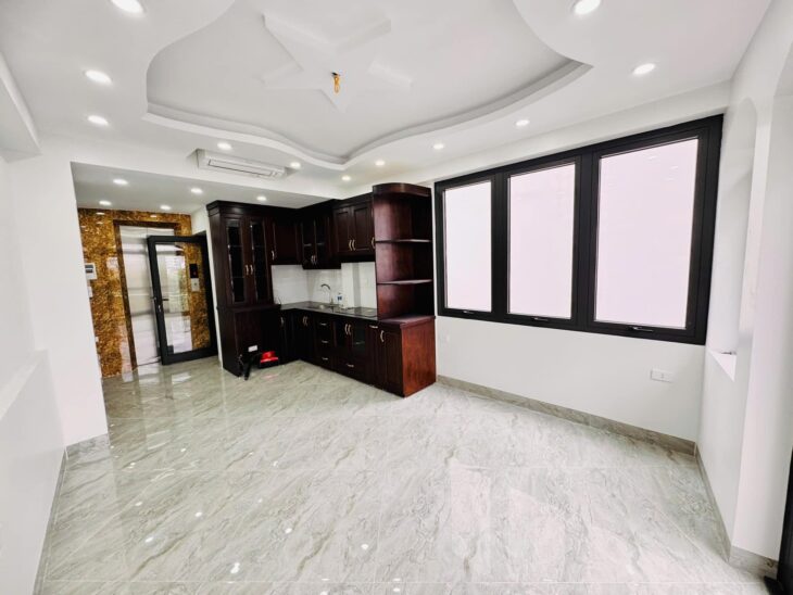 NHÀ MẶT NGÕ LÊ ĐỨC THỌ – THANG MÁY VỈA HÈ – Ô TÔ TRÁNH – KINH DOANH ĐỈNH – VỊ TRÍ GẦN NGÃ TƯ NÊN VÔ