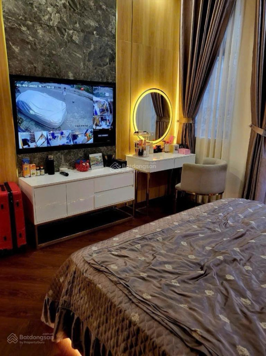 Xa Lộ Hà Nội, Tam Bình 3 Tầng 4PN, 3WC, 4x14m, Full Gỗ Cao Cấp, HXH Tránh!