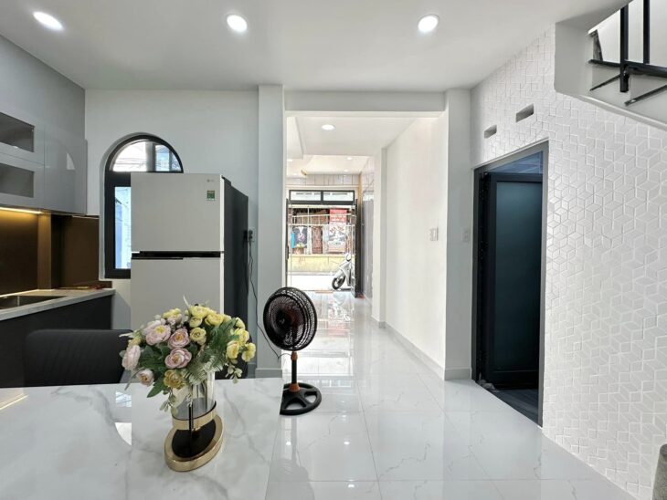 Siêu Phẩm Ngọc Thụy Long Biên, 73m², 5 Tầng, 4PN, nhà đẹp, Sẵn Sàng Dọn Vào Ở