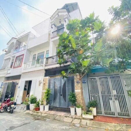 Bán căn nhà 1trệt 2 lầu DT đất 52m2, hẻm xe hơi đường số 12, phường Tam Bình, Thủ Đức, 6.2 tỷ