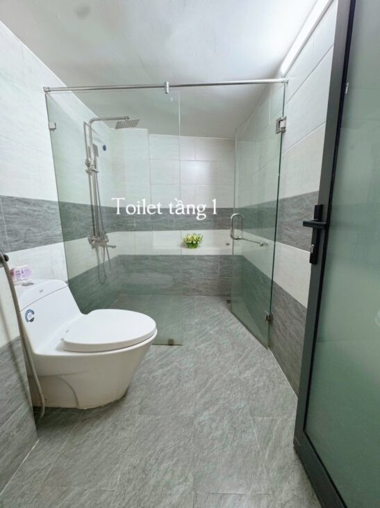 Nhà đẹp, mới keng, 56 m2 Hoàng Diệu ,giá 3,5 .ty.Anh em đầu tư chát lượng là đây