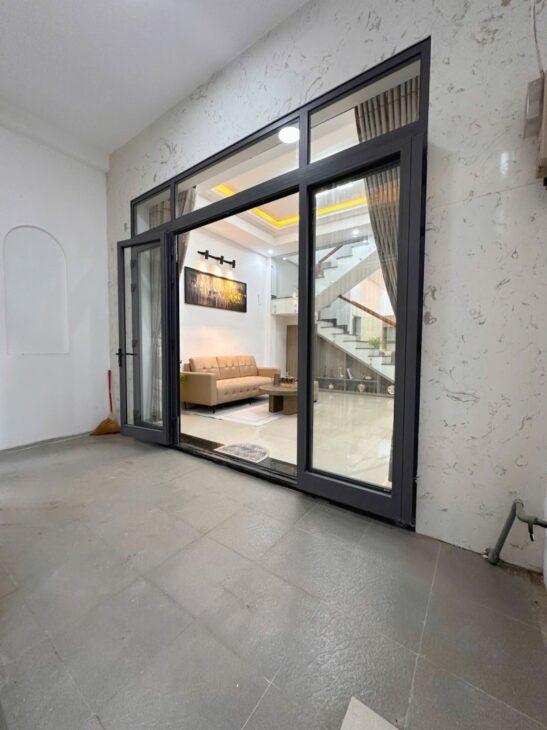 Nhà đẹp, mới keng, 56 m2 Hoàng Diệu ,giá 3,5 .ty.Anh em đầu tư chát lượng là đây