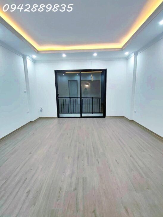 bán nhà Thịnh Liệt, Giáp Nhị, Hoàng Mai, DT46m x 5T oto ngõ 6m nhà mới kính koong.