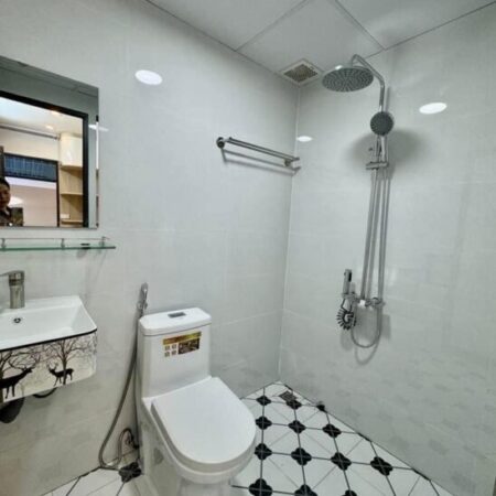 Bán căn hộ TT Nguyễn Chí Thanh ,quận Ba Đình siêu đẹp.Lô Góc 3 mặt thoáng sáng, View sân chung,Full