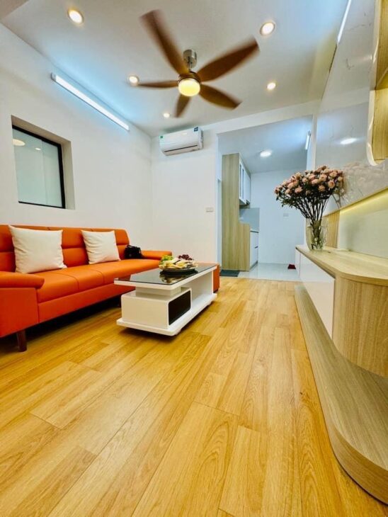 Bán căn hộ TT Nguyễn Chí Thanh ,quận Ba Đình siêu đẹp.Lô Góc 3 mặt thoáng sáng, View sân chung,Full