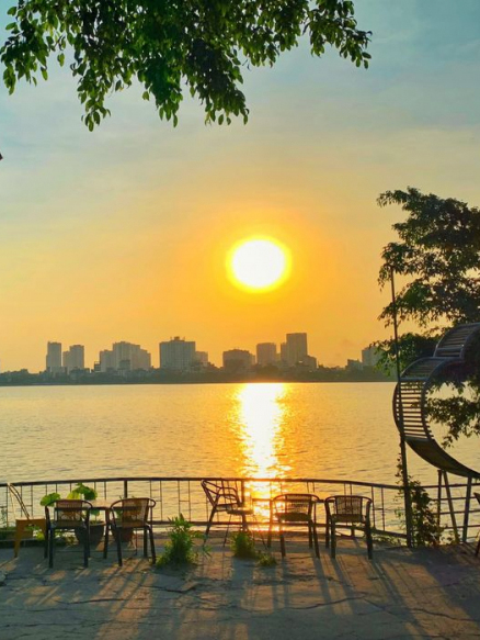 Bán nhà H2 Hoàng Quốc Việt Sát Phố Ở Ấm Áp Nội Thất Đẹp 21m2 5 tầng 3.5 tỷ