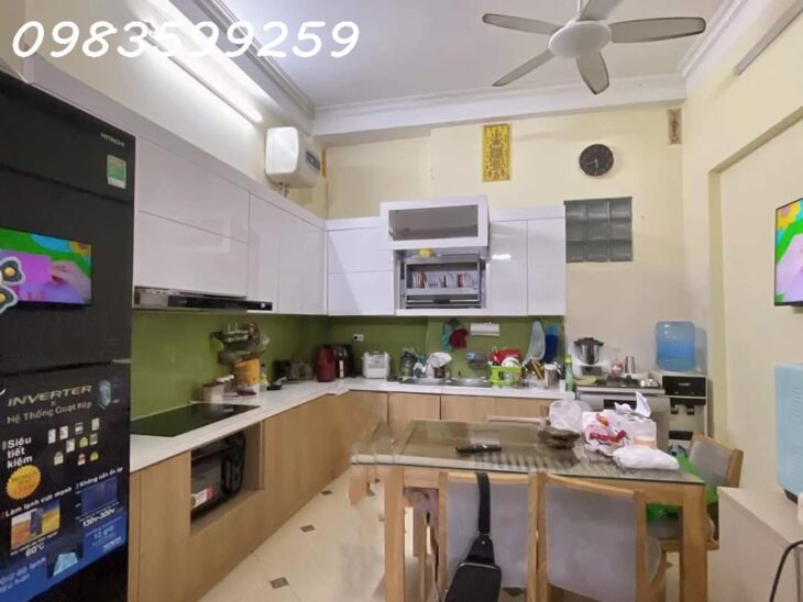 Bán nhà Trung tâm Đống Đa 4 tầng 87 m2 , MT 5,3m, ô tô tránh nhau 20m, full nội thất, nở hậu, sổ