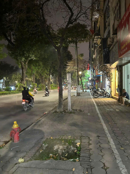 Bán nhà MẶT PHỐ KIM MÃ, ĐẸP, VỊ TRÍ ĐỈNH CAO, KD TỐT 110mx5 tầng THANG MÁY 54 tỷ.