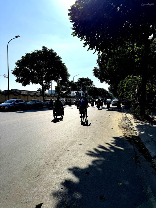 Bán nhà phố Lê Trọng Tấn, Thanh Xuân. 65m2 x 5 tầng, MT 5m – ngõ thông, thang máy, dòng tiền. 18 tỷ