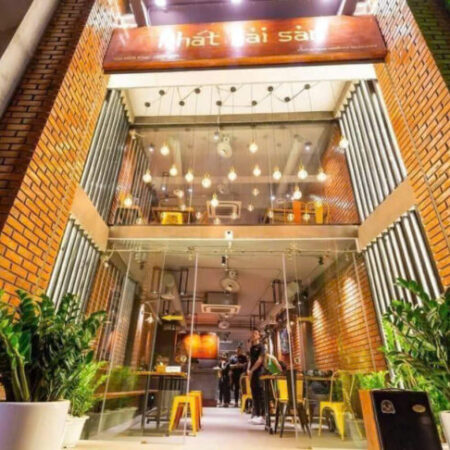 Cho thuê mặt bằng kinh doanh phố Thái Hà, MT 5.5m, Phù hợp KD hàng ăn, cafe, vị trí đẹp, để xe rộng