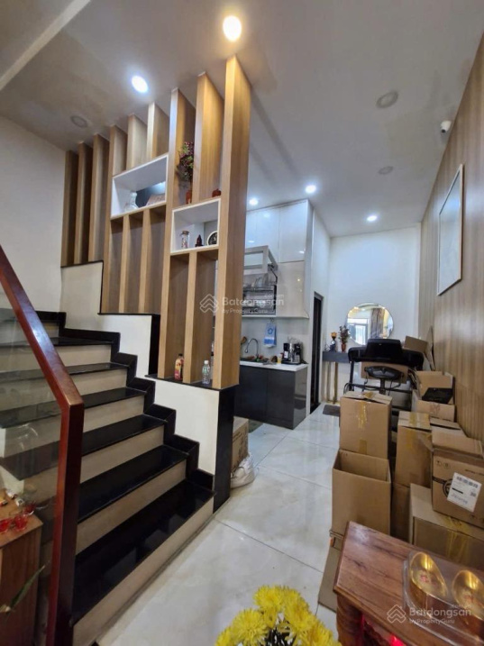 Xa Lộ Hà Nội, Tam Bình 3 Tầng 4PN, 3WC, 4x14m, Full Gỗ Cao Cấp, HXH Tránh!