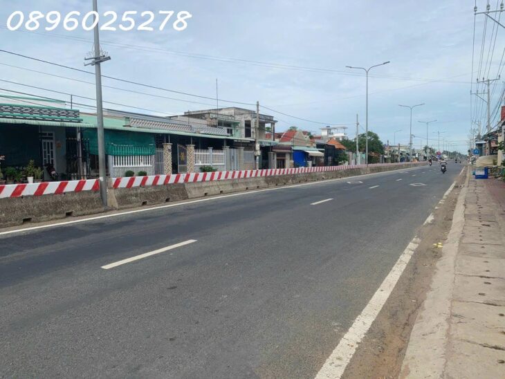 Bán lô đất thổ cư Long Định, Cần Đước, nằm sau mặt tiền DT 830B chỉ một căn nhà