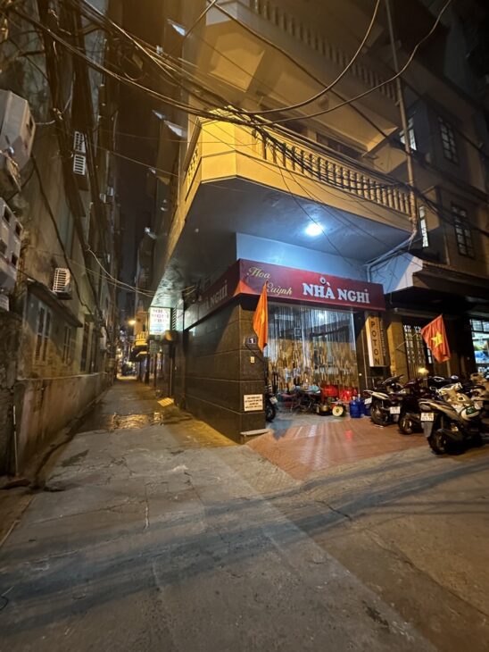 BÁN NHÀ HOÀNG QUỐC VIỆT DIỆN TÍCH 40M2 X 4 TẦNG – GIÁ 15.6 TỶ – TRUG TÂM PHỐ VÍP CẦU GIẤY.