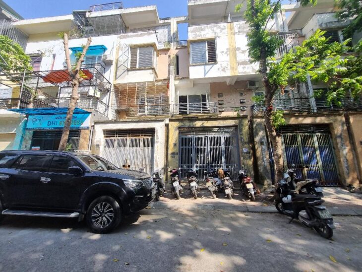 PHÂN LÔ 2 MẶT ĐƯỜNG – 3 Ô TÔ TRÁNH – VỈA HÈ -KDT VĂN PHÚ