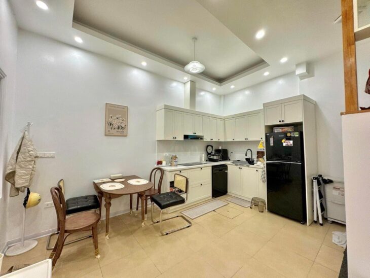 Nhà đẹp Lô góc 42m2 – mặt tiền 5.7m Phú Đô – Bao full nội thất – Giá 8 tỷ có TL