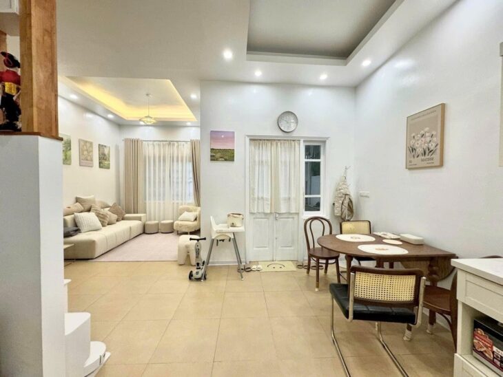 Nhà đẹp Lô góc 42m2 – mặt tiền 5.7m Phú Đô – Bao full nội thất – Giá 8 tỷ có TL