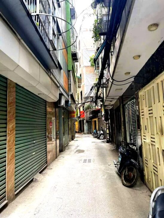 Siêu phẩm Phú Đô su cóc đỗ cửa, diện tích 45m2, mặt tiền 4.5m. Vài bước ra phố.