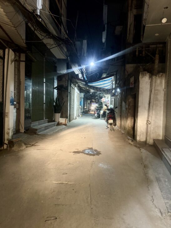 35M MẶT PHỐ – NGÕ THOÁNG – MẶT TIỀN RỘNG – NHÀ ĐẸP MỚI KOONG- XỐM