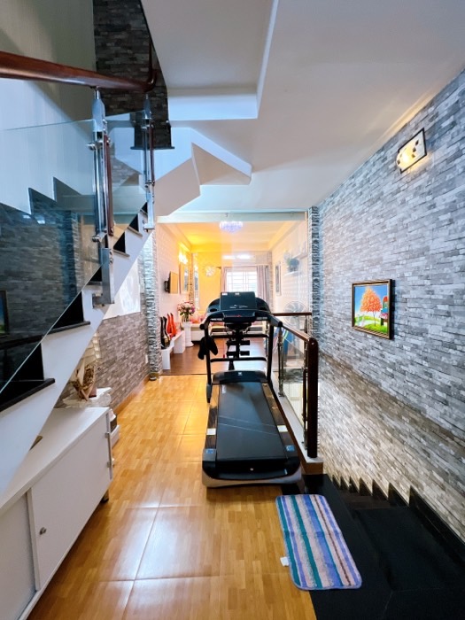 MẶT TIỀN ĐƯỜNG SỐ VĨNH HỘI NGANG 3,5 DÀI 13 M ĐÚC MỚI 3 TẤM Q4