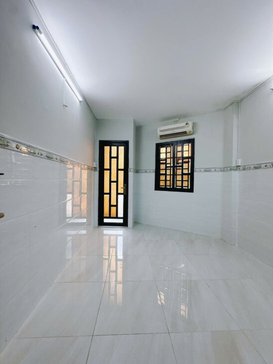 Hẻm 1/ Tôn Đản Q 4 NGANG 3 X 10 – 2 TẤM CÓ 2 TỶ