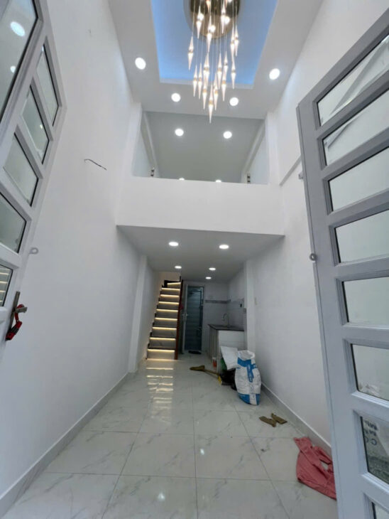 SÁT MẶT TIỀN HOÀNG DIỆU -VĨNH KHÁNH Q4 ĐÚC 3 TẤM CÓ 2 TỶ