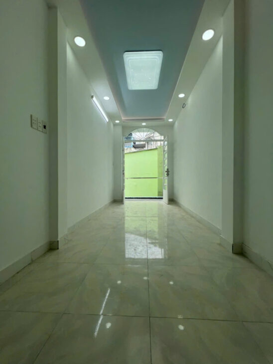 SÁT MẶT TIỀN HOÀNG DIỆU -VĨNH KHÁNH Q4 ĐÚC 3 TẤM CÓ 2 TỶ