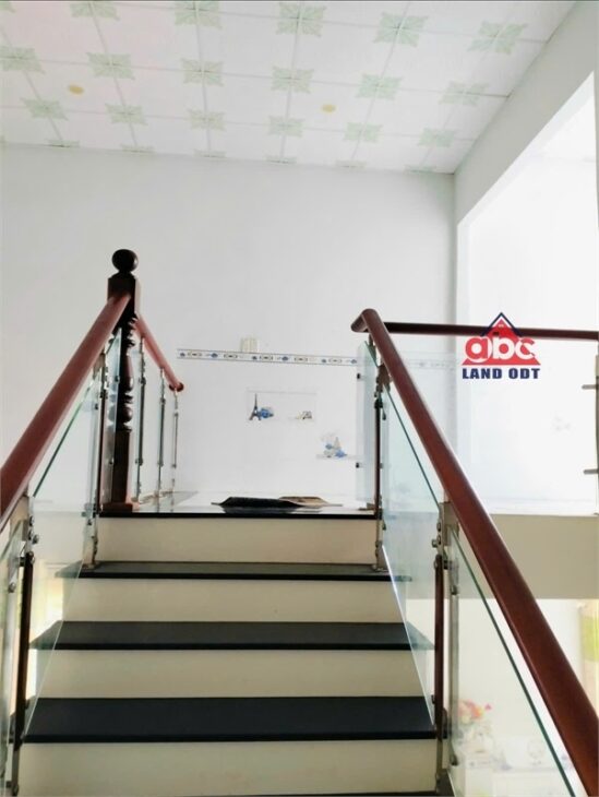 NP979 bán nhà 1 lầu, khu xóm an ninh, gần trường học ,chợ, nhà thờ. ngang đất 10m