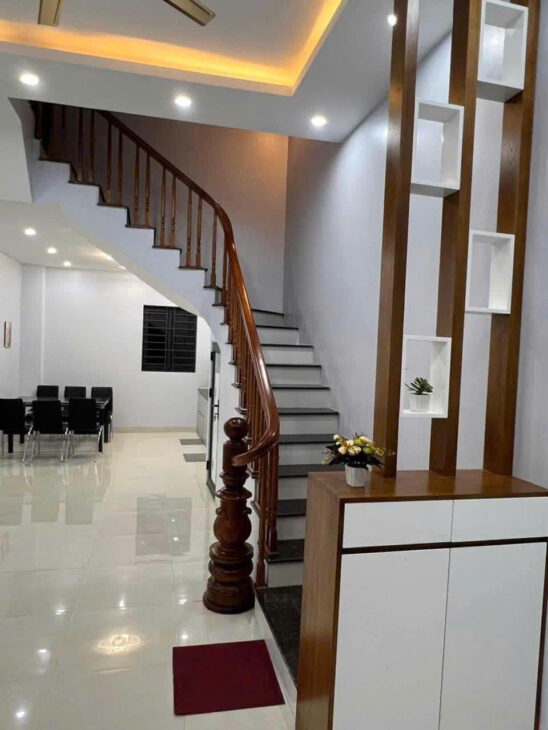 Hiếm! mặt phố Trần Đăng Ninh – ô tô tránh – kinh doanh – vỉa hè rộng ,42m , 4 tầng.