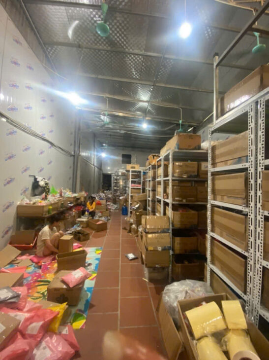 Cho thuê kho 300m xe 10 tấn đỗ cửa, có điện 3fa Thanh Trì, cách nước ngầm chỉ 5km