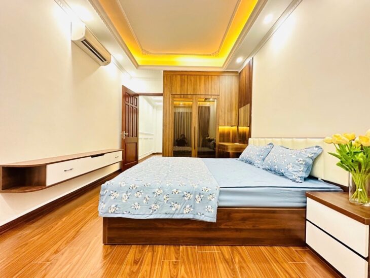 bán nhà cầu giấy, nhà đẹp mới long lanh, 45m2, 5 tầng, mt 4m, tặng full nội thất 500tr, xách vali ở
