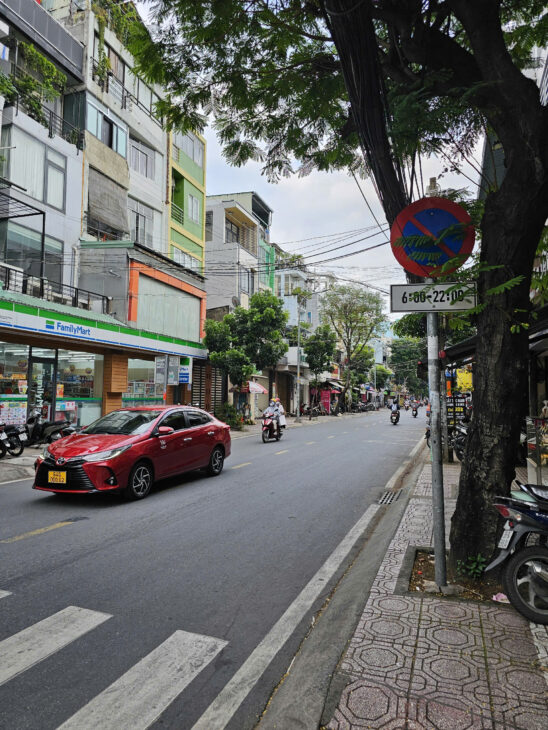 Mặt tiền đường số Vĩnh hội Q,4 5,1 x. 19 m có 50 triệu m