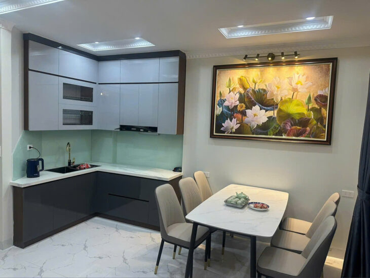 Bán nhà Hoàng Hoa Thám vừa ở vừa KD, ngõ thông, mới đẹp 48mx7 tầng THANG MÁY nhỉnh 11 tỷ.