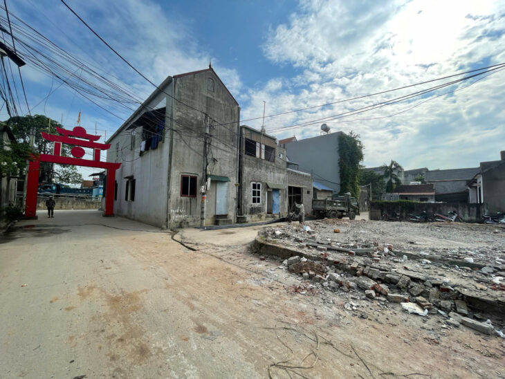 xã tốt động 61,9m mặt đường kinh doanh view sông thoáng đuòng thông rộng 5m