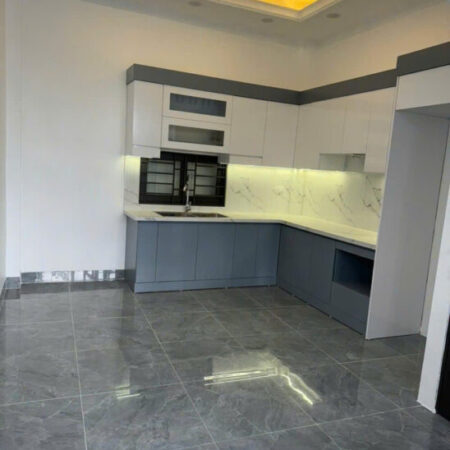 Bán nhà Nghi Tàm- Tây Hồ- Lô Góc 41m gần phố, vừa ở vừa KD, ba gác đỗ cửa 7.85 tỷ.