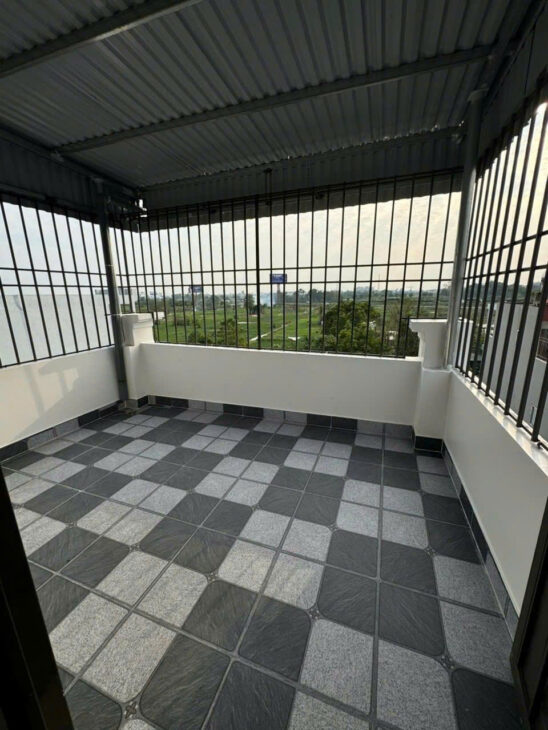 Bán nhà Nghi Tàm- Tây Hồ- Lô Góc 41m gần phố, vừa ở vừa KD, ba gác đỗ cửa 7.85 tỷ.