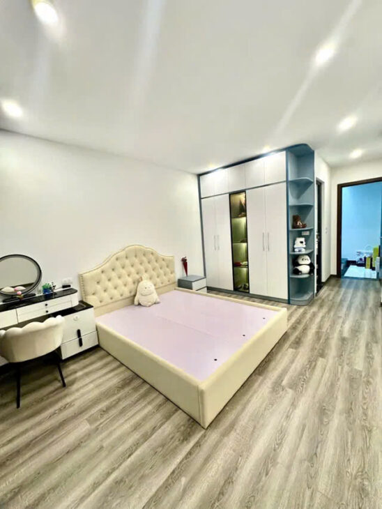 NHÀ MỚI-ĐẸP PHỐ BỒ ĐỀ- LONG BIÊN, 32M2,6 TẦNG, MT 3.5M, 8.2 TỶ.NỘI THẤT ĐẸP, GẦN PHỐ.