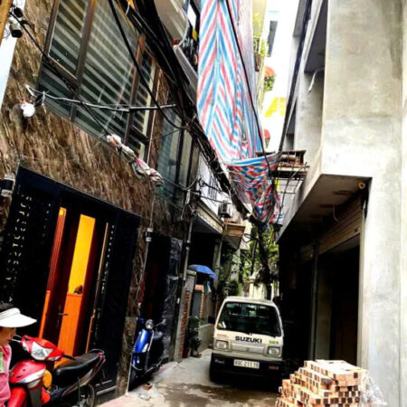 NHÀ MỚI-ĐẸP PHỐ BỒ ĐỀ- LONG BIÊN, 32M2,6 TẦNG, MT 3.5M, 8.2 TỶ.NỘI THẤT ĐẸP, GẦN PHỐ.