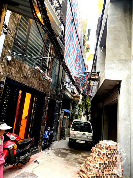 NHÀ MỚI-ĐẸP PHỐ BỒ ĐỀ- LONG BIÊN, 32M2,6 TẦNG, MT 3.5M, 8.2 TỶ.NỘI THẤT ĐẸP, GẦN PHỐ.