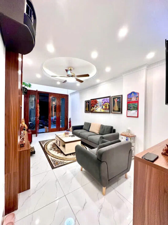 NHÀ MỚI-ĐẸP PHỐ BỒ ĐỀ- LONG BIÊN, 32M2,6 TẦNG, MT 3.5M, 8.2 TỶ.NỘI THẤT ĐẸP, GẦN PHỐ.