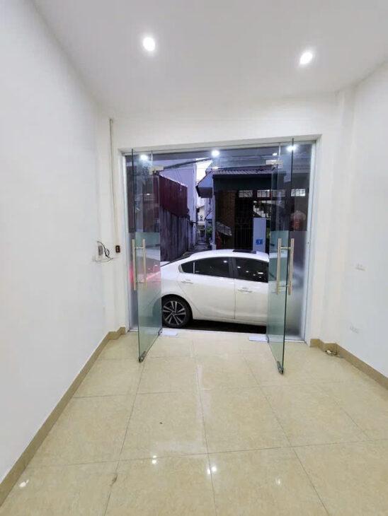 NHÀ ĐẸP- Ô TÔ ĐỖ CỬA PHỐ BÁT KHỐI- LONG BIÊN, 31M2, 4 TẦNG,MT 3.5M, 5.2 TỶ.