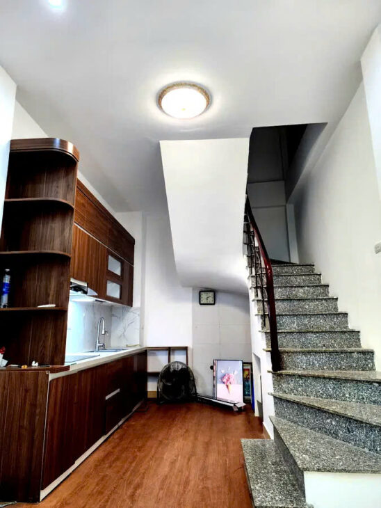 NHÀ ĐẸP- Ô TÔ ĐỖ CỬA PHỐ BÁT KHỐI- LONG BIÊN, 31M2, 4 TẦNG,MT 3.5M, 5.2 TỶ.