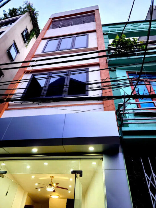 NHÀ ĐẸP- Ô TÔ ĐỖ CỬA PHỐ BÁT KHỐI- LONG BIÊN, 31M2, 4 TẦNG,MT 3.5M, 5.2 TỶ.