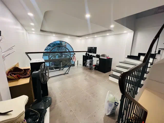 NHÀ ĐẸP PHỐ NGÔ GIA KHẢM- LONG BIÊN,VIEW HỒ,35M2,5 TẦNG,MT 5M, 11 TỶ.