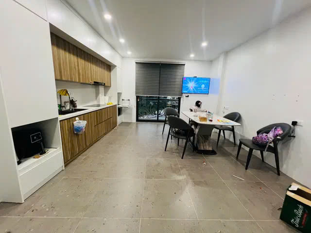 NHÀ ĐẸP PHỐ NGÔ GIA KHẢM- LONG BIÊN,VIEW HỒ,35M2,5 TẦNG,MT 5M, 11 TỶ.