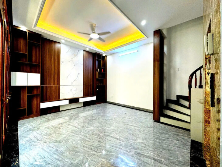 NHÀ MS NGUYÊN TEM, 10M RA PHỐ LỆ MẬT 37M2, 6 TẦNG,MT 5.4M, 6.95 TỶ.LONG BIÊN.