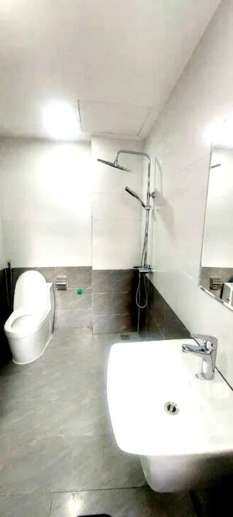 NHÀ ĐẸP MỚI ĐỦ NỘI THẤT, PHỐ ĐÀM QUANG TRUNG- LONG BIÊN 30/45M2, 5 TẦNG,5.65 TỶ.