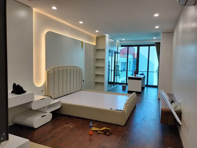 NHÀ ĐẸP- MẶT PHỐ BÁT KHỐI- LONG BIÊN,57M2,6 TẦNG, MẶT TIỀN 4M,11 TỶ,Ô TÔ CHÁNH- KINH DOANH.