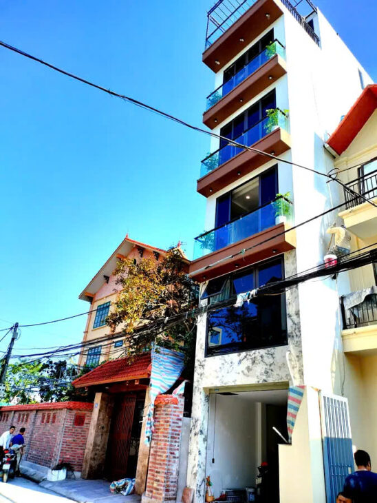 NHÀ ĐẸP- MẶT PHỐ BÁT KHỐI- LONG BIÊN,57M2,6 TẦNG, MẶT TIỀN 4M,11 TỶ,Ô TÔ CHÁNH- KINH DOANH.